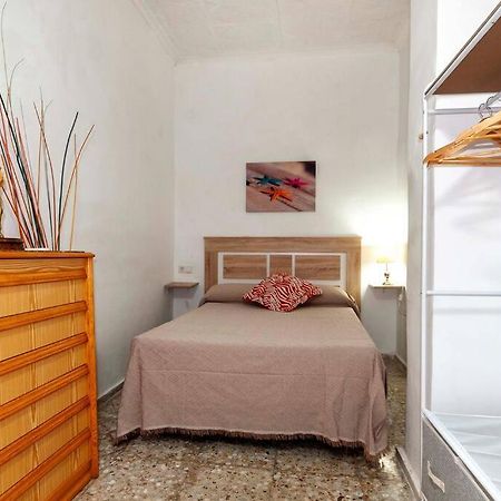 The Little House In The Neighbourhood Alicante Exterior foto