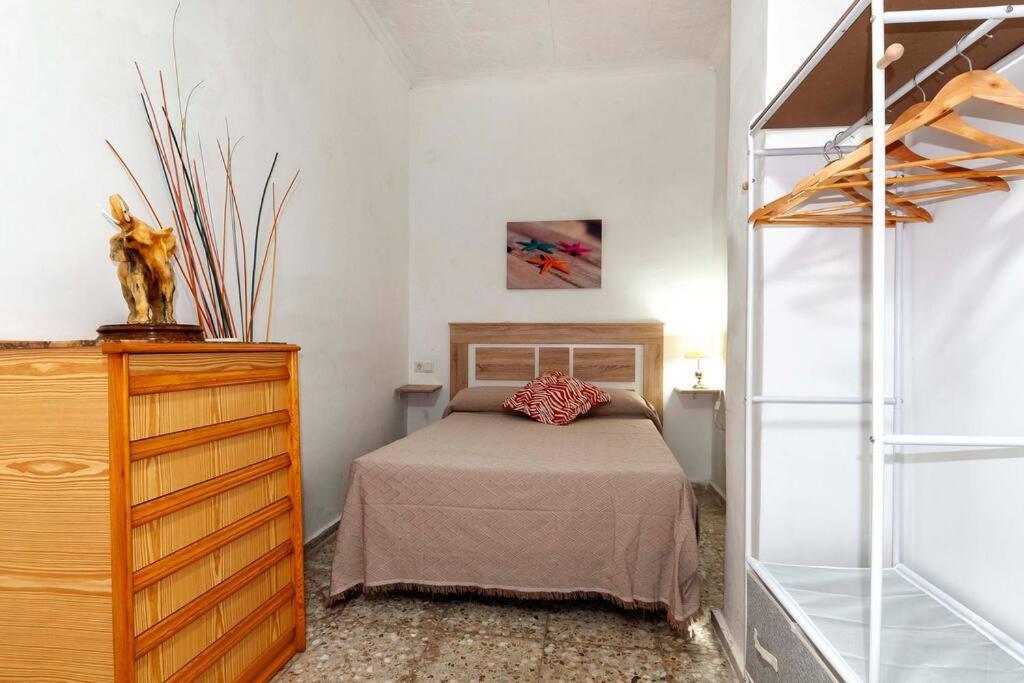 The Little House In The Neighbourhood Alicante Exterior foto